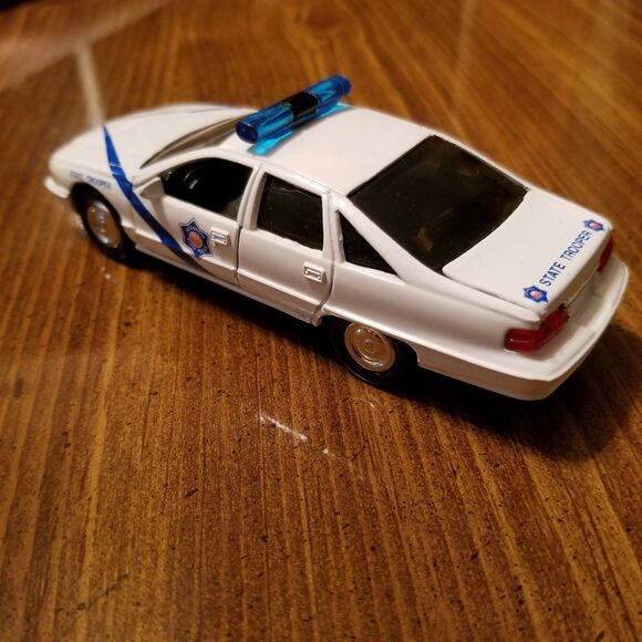 Arkansas State Police Road Champs die cast police car 1:43 scale - Picture 7 of 12
